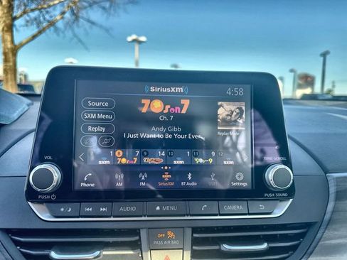 Used 2025 Nissan Altima 2.5 SV image 25