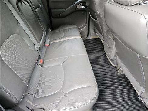 Used 2017 Nissan Frontier SL w/ Moonroof Package image 17