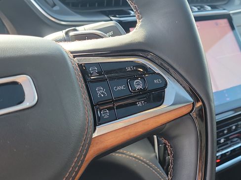 Used 2021 Jeep Grand Cherokee L Summit AWD/4WD image 34