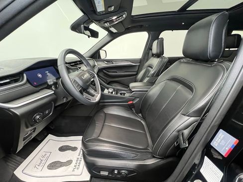 Used 2024 Jeep Grand Cherokee L Limited w/ Luxury Tech Group II image 4