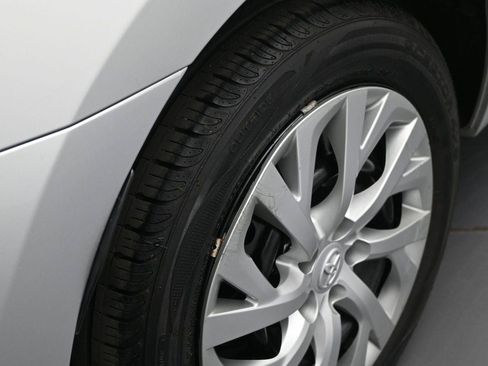 Used 2019 Toyota Corolla LE FWD image 10