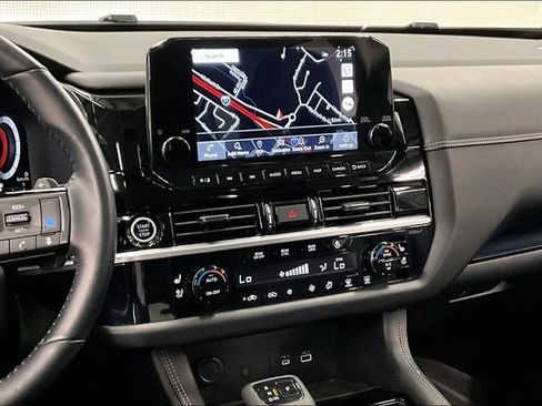 Used 2022 Nissan Pathfinder Platinum AWD/4WD image 7