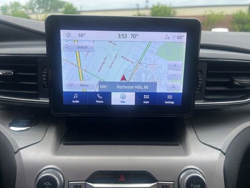 Used 2023 Ford Explorer XLT w/ Equipment Group 202A AWD/4WD image 30