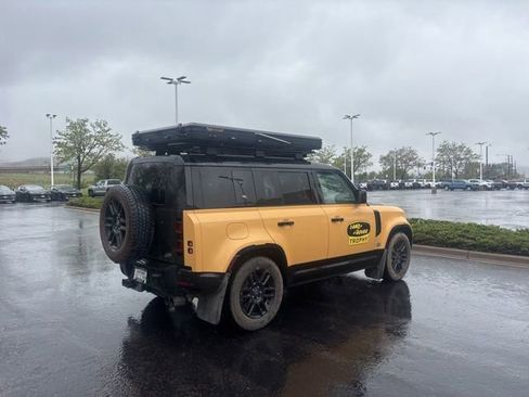 Used 2022 Land Rover Defender 110 X-Dynamic SE AWD/4WD image 4