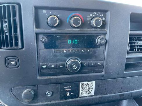 Used 2014 Chevrolet Express 2500 image 34