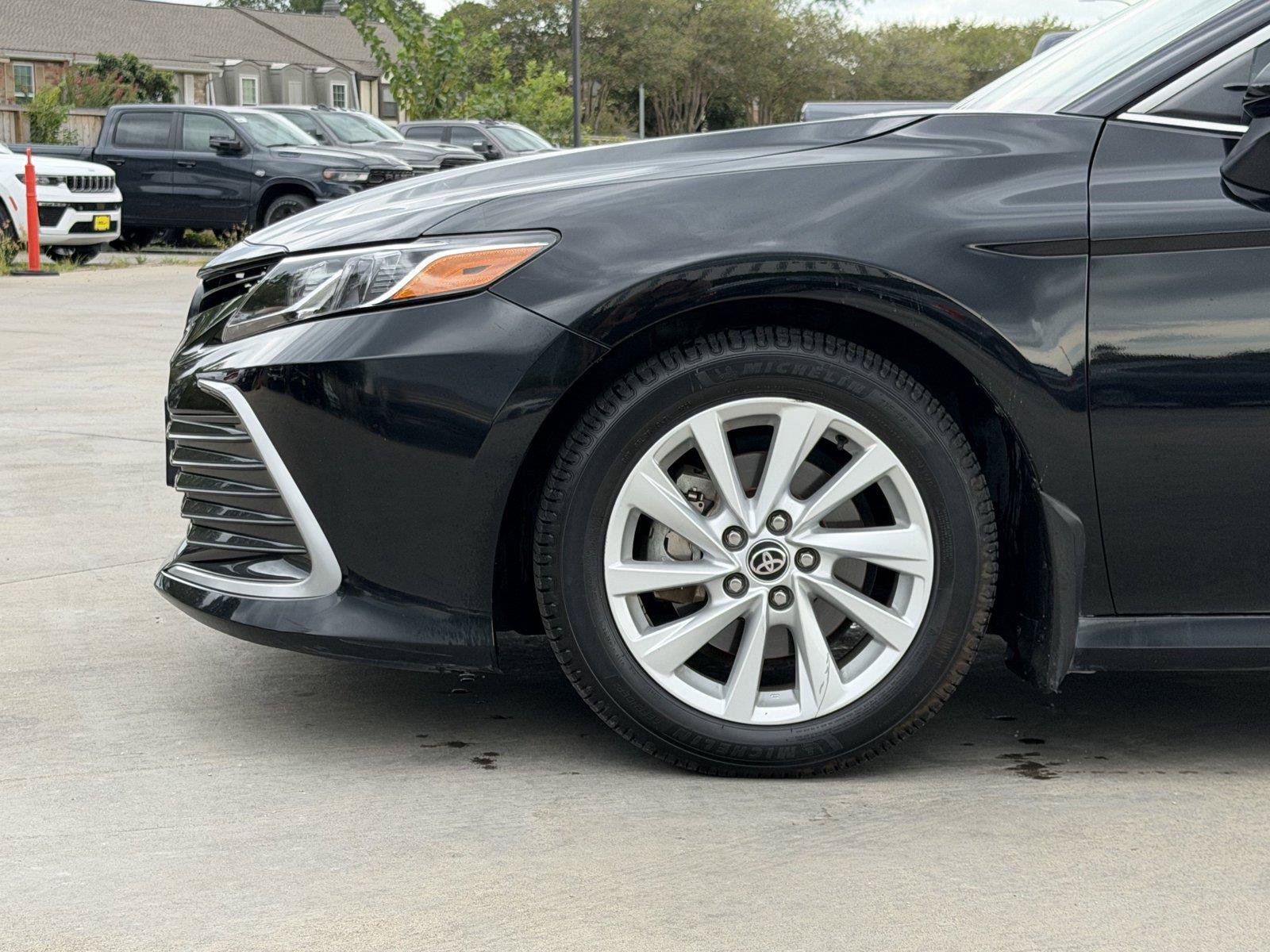 Used 2024 Toyota Camry LE w/ Convenience Package FWD image 7