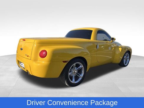 Used 2004 Chevrolet SSR w/ Preferred Equipment Group image 11