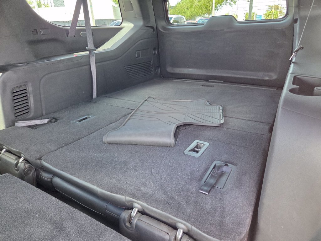 Used 2021 Chevrolet Suburban RST RWD image 6