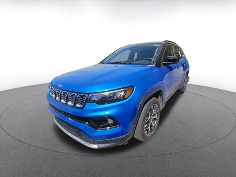 Used 2025 Jeep Compass Limited image 3