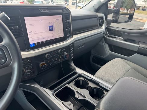 Used 2025 Ford F250 XLT w/ Black Appearance Package AWD/4WD image 13