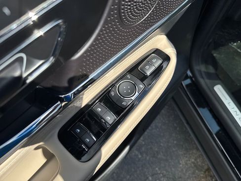 New 2026 Lincoln Corsair Reserve w/ Jet Appearance Package image 13