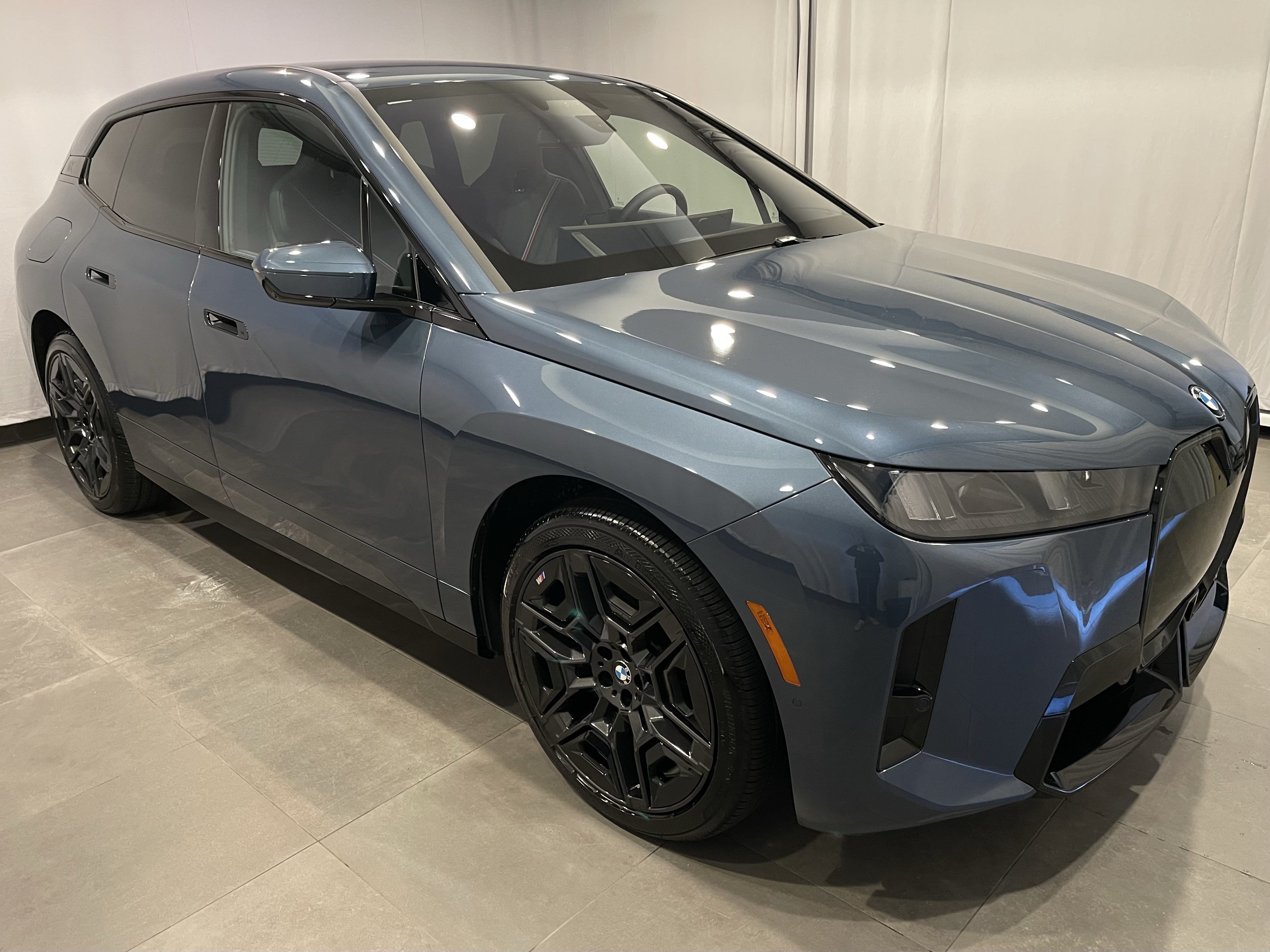 Used 2026 BMW iX xDrive45 w/ M Sport Package AWD/4WD image 3