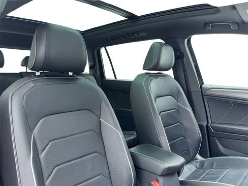 Used 2023 Volkswagen Tiguan SEL R-Line image 45