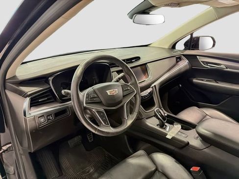 Used 2017 Cadillac XT5 Premium Luxury w/ LPO, Wheel Lock Package FWD image 8