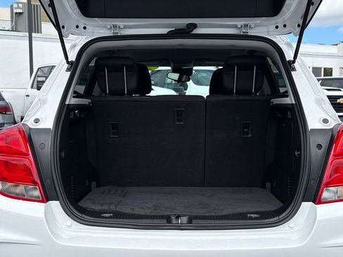 Used 2018 Chevrolet Trax LT w/ LPO, Cargo Package FWD image 11
