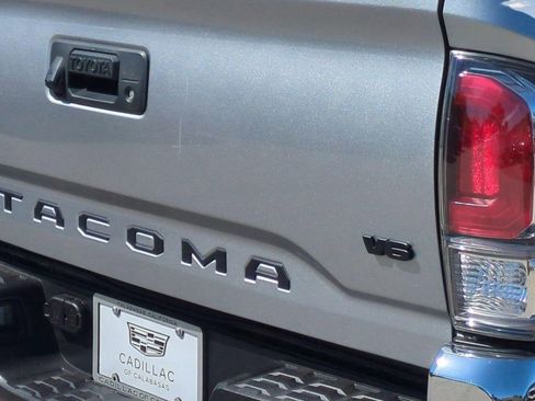 Used 2023 Toyota Tacoma TRD Off-Road w/ Black Out Package (TMS) AWD/4WD image 24