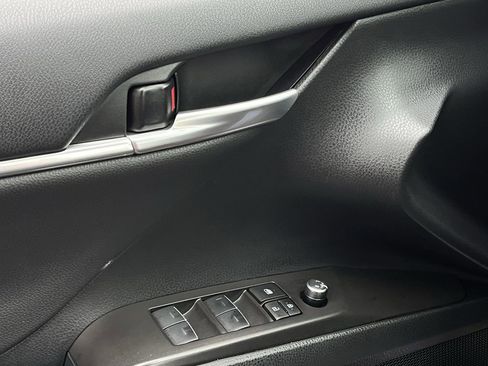 Used 2023 Toyota Camry XSE FWD image 21