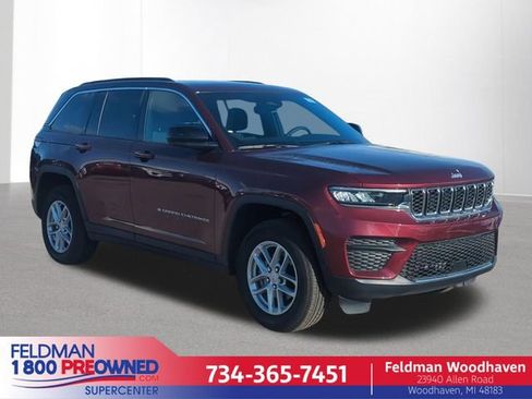 Used 2024 Jeep Grand Cherokee Laredo X image 1