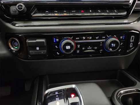 Used 2023 Chevrolet Silverado 1500 ZR2 w/ Technology Package image 28