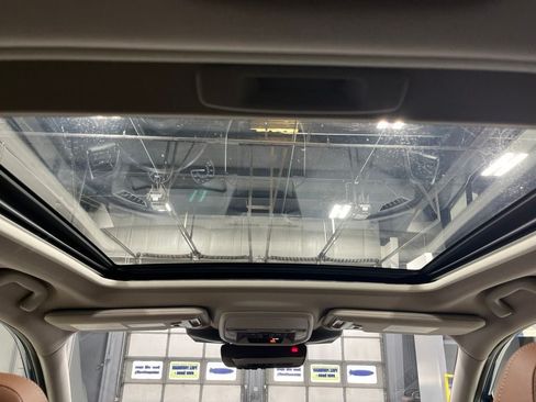 Certified 2022 Subaru Forester Touring AWD/4WD image 37
