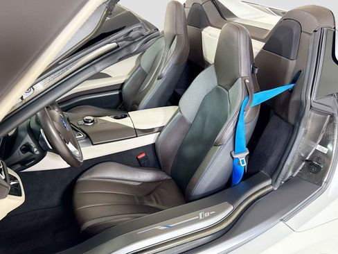 Used 2019 BMW i8 Roadster AWD/4WD image 14