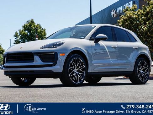 Used 2022 Porsche Macan AWD/4WD image 1