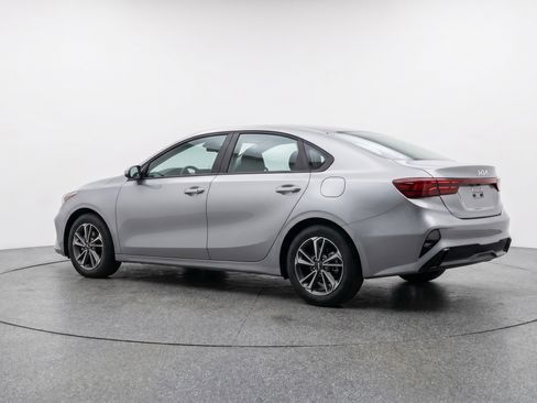 Used 2024 Kia Forte LXS FWD image 6