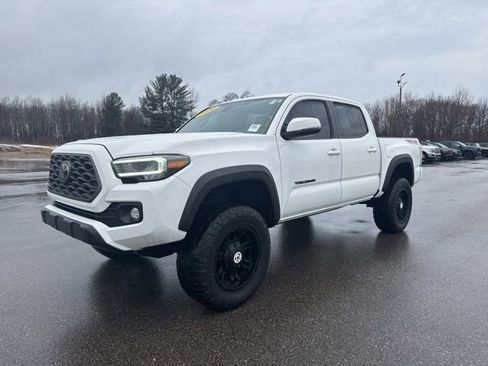 Used 2020 Toyota Tacoma TRD Off-Road w/ TRD Premium Off Road Package image 1