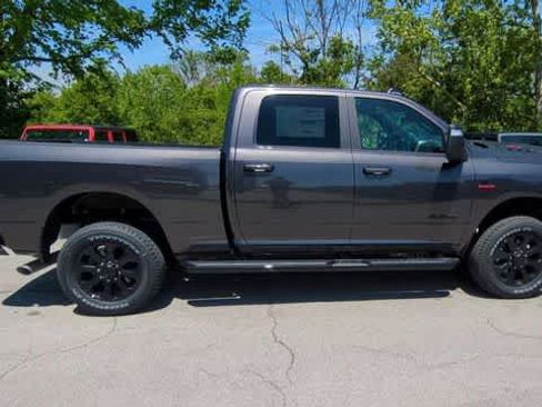 New 2026 RAM 2500 Laramie AWD/4WD image 9