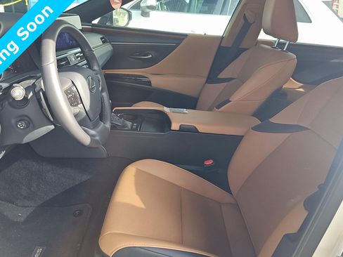 Used 2024 Lexus ES 300h w/ Premium Package image 7