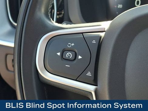Used 2020 Volvo XC60 T5 Momentum w/ Protection Package AWD/4WD image 7
