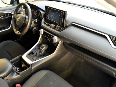 Used 2021 Toyota RAV4 LE AWD/4WD image 26