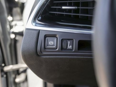 Certified 2025 Cadillac XT6 Premium Luxury image 15