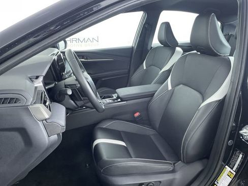 Used 2025 Toyota Camry SE FWD image 19