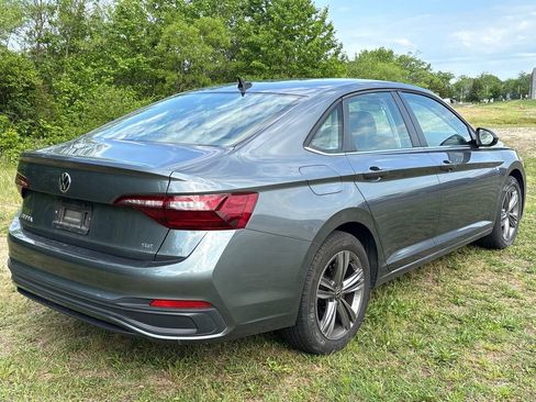 Used 2023 Volkswagen Jetta SE FWD image 12