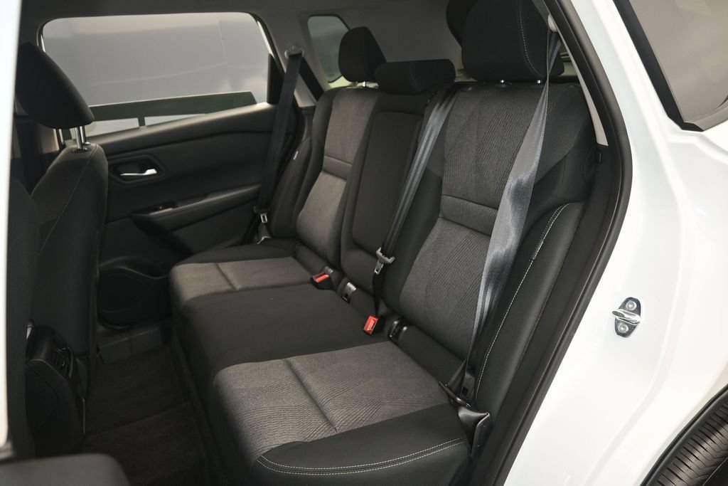 Certified 2026 Nissan Rogue SV AWD/4WD image 23