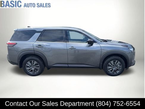 Used 2025 Nissan Pathfinder S image 5