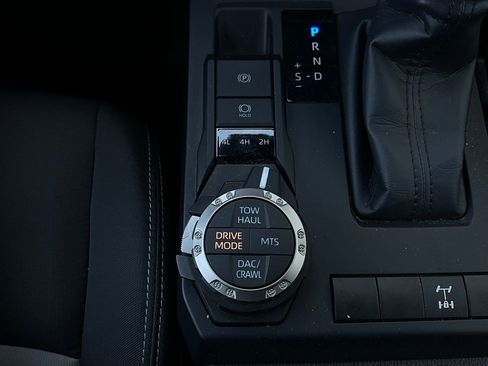 Used 2025 Toyota Tacoma TRD Off-Road image 22