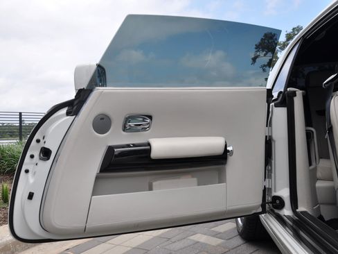 Used 2009 Rolls-Royce Phantom Coupe image 29