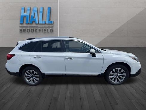 Used 2018 Subaru Outback 2.5i Touring w/ Popular Package #3 AWD/4WD image 6