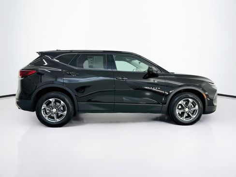 Used 2025 Chevrolet Blazer LT AWD/4WD image 10