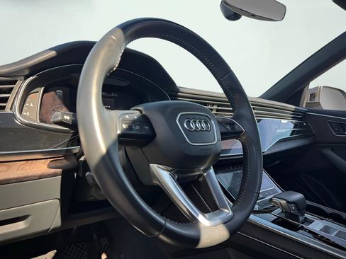 Used 2019 Audi Q8 Premium image 29