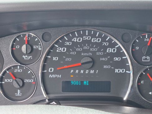 Certified 2024 GMC Savana 2500 w/ Driver Convenience Package RWD image 24