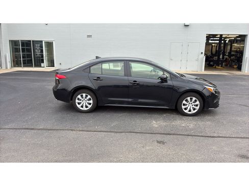 Used 2026 Toyota Corolla LE FWD image 10