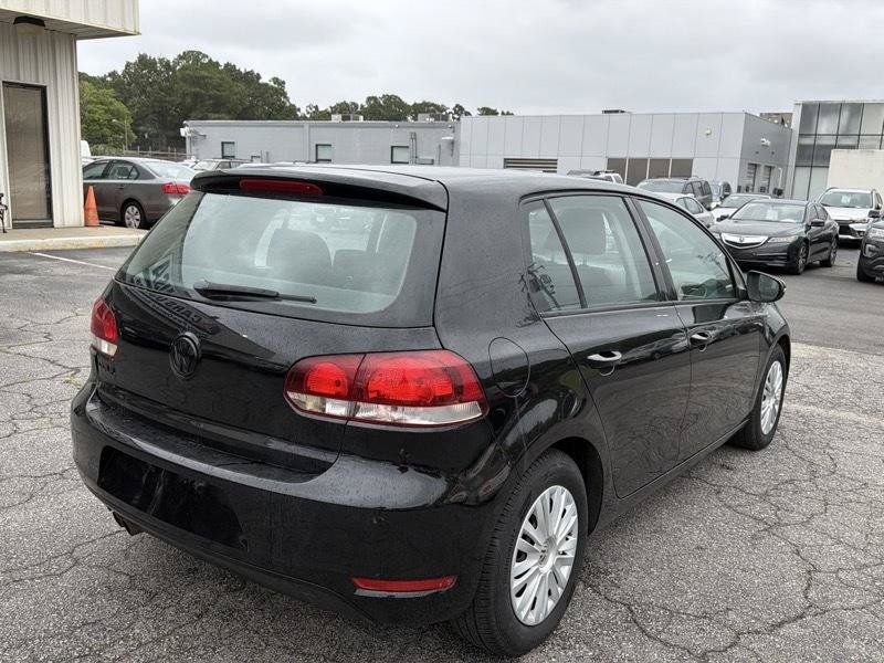 Used 2014 Volkswagen Golf 4-Door FWD image 10