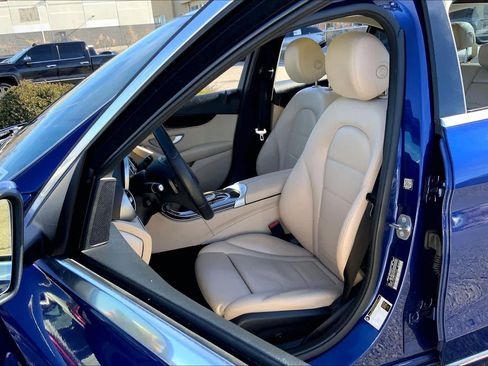 Used 2018 Mercedes-Benz C 300 Sedan w/ Premium Package image 6