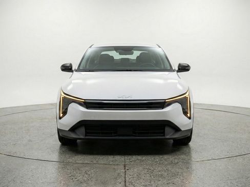 Used 2025 Kia K4 LXS image 2