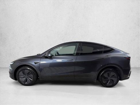 Used 2026 Tesla Model Y 2WD image 8