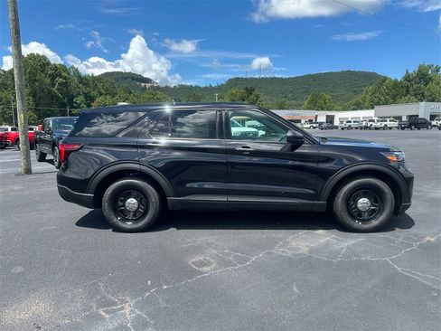 New 2025 Ford Explorer 4WD Police Interceptor image 4