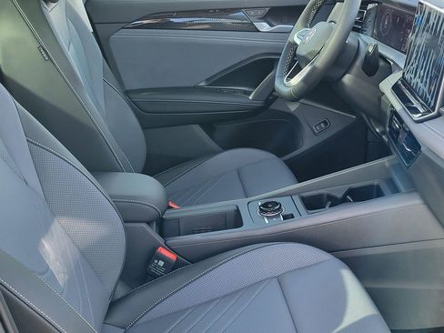 New 2025 Volkswagen Tiguan SE AWD/4WD image 22